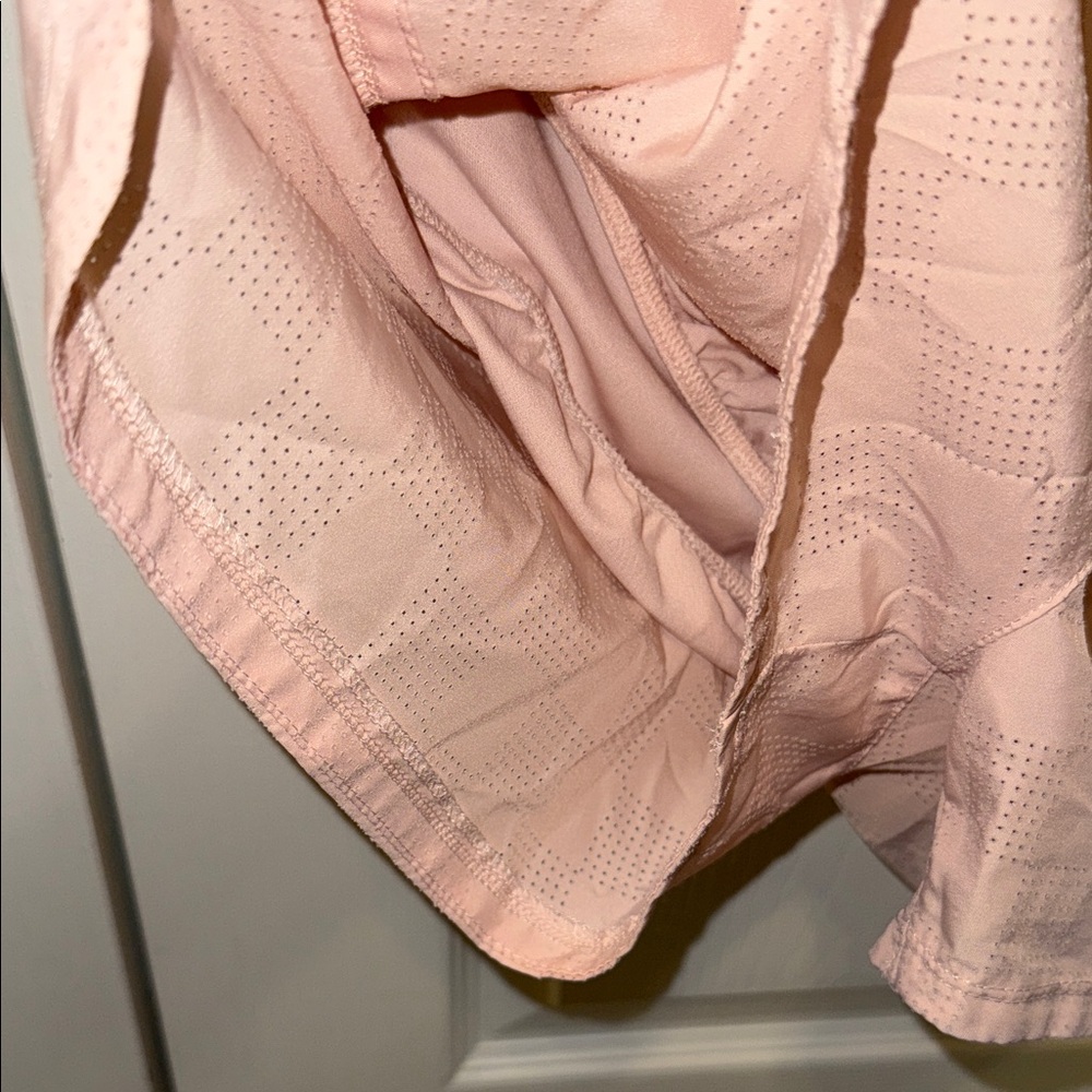 Nike Women's Athletic Shorts in Light Pink - Picture 4 of 4
